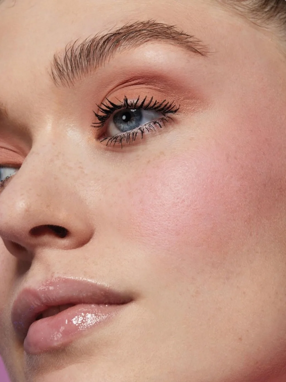 🆕UO: LOTTIE LONDON: Rosy Powder Blush in Pink- FULL SIZE